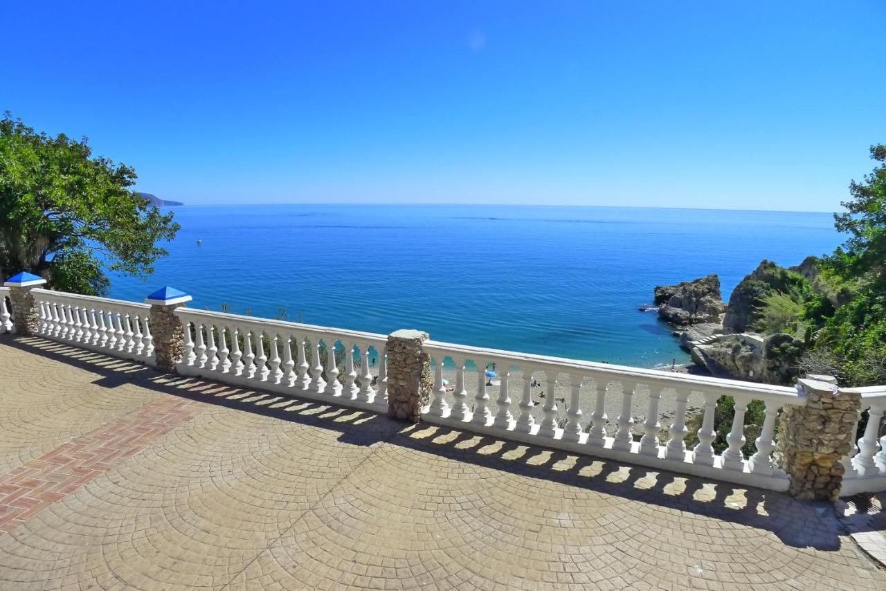 R838 Capistrano Playa 213 Apartment Nerja Luaran gambar